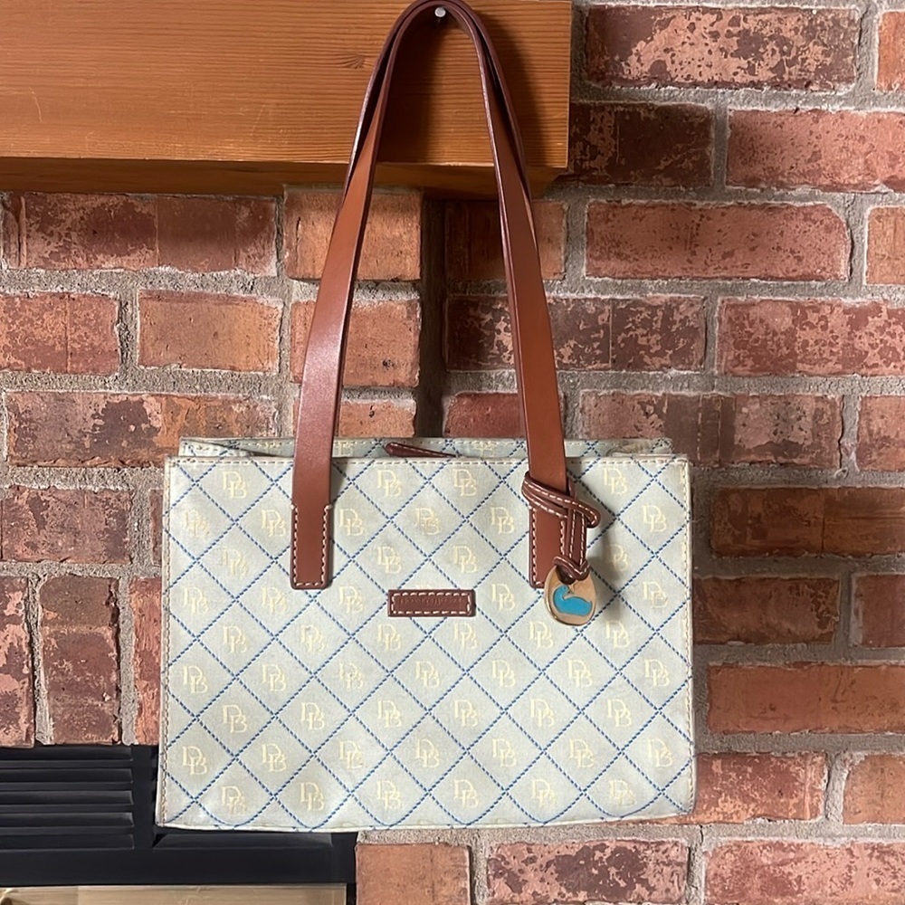 Dooney and Bourke Signature Snap Closure Multi Compartment Shoulder Bag Purse